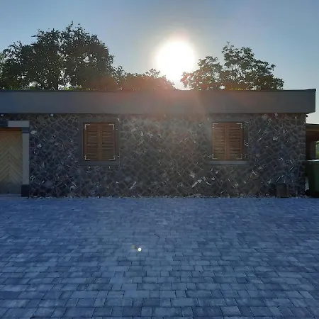 Villa Zemljanka *