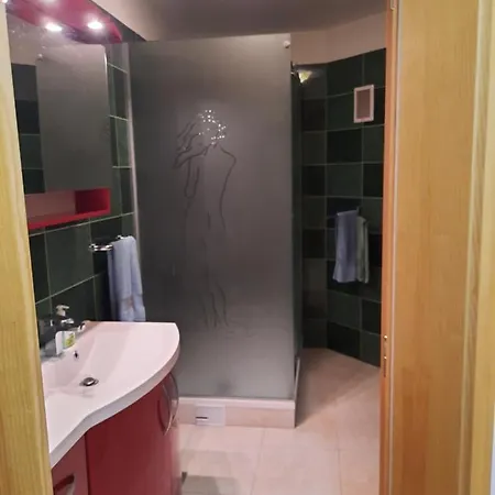 Zemljanka Sentrupert (Dolenjska)